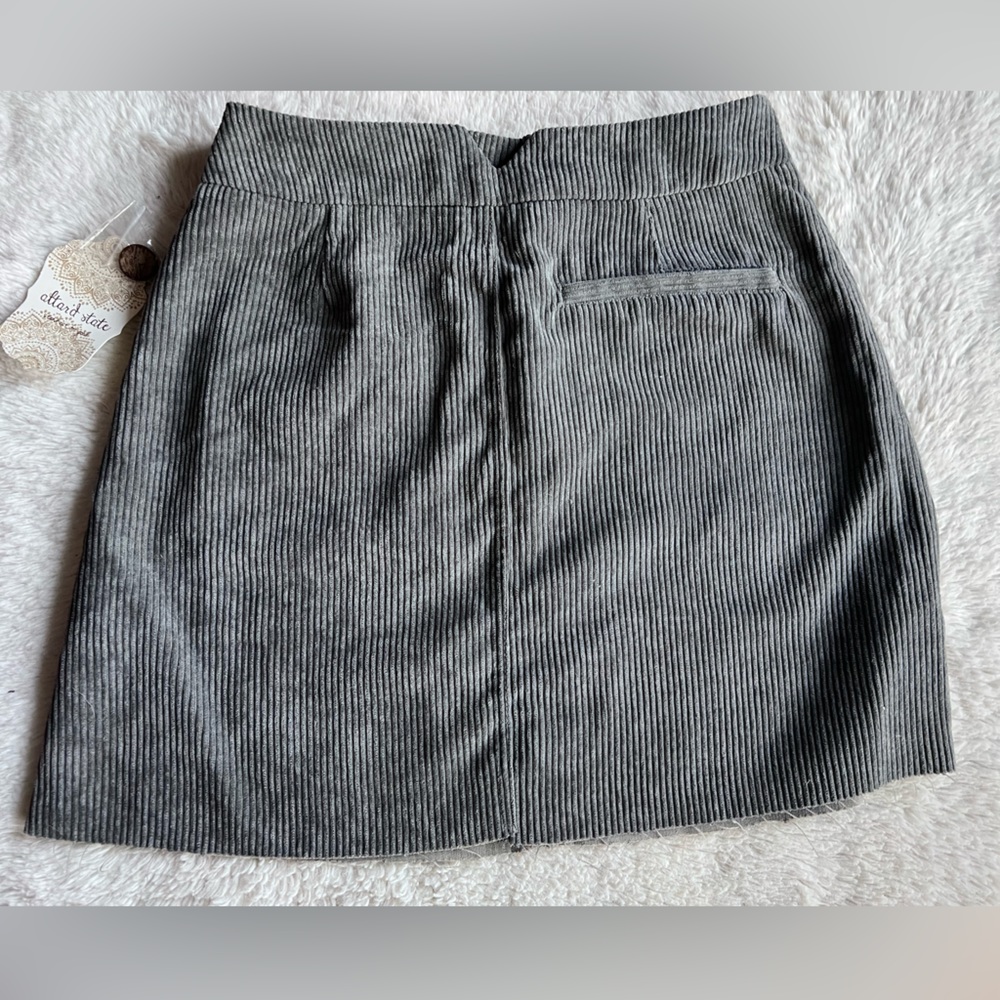 NWT ALTERED STATE GREY CORDUROY MINI SKIRT SIZE SMALL - Picture 2 of 3
